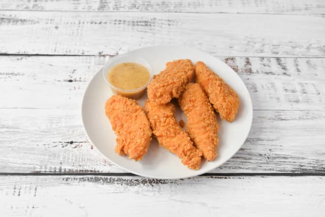 Crispy chicken strips at Junior's McPhillips